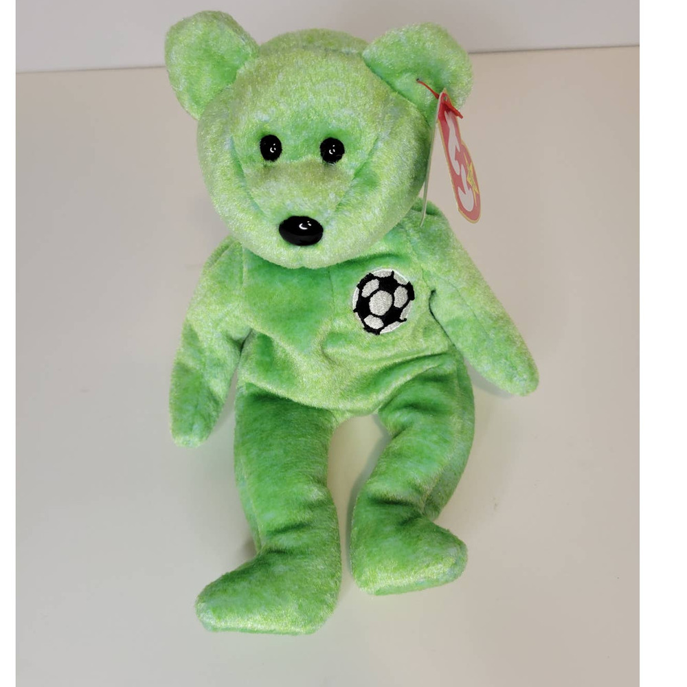 NWT Ty Beanie Baby Kicks the Soccer Bear MINT